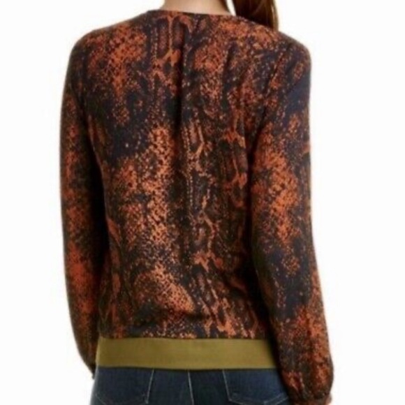 CAbi #101 Women's Border Wrap Snake Skin Print Navy-Rust Blouse - Picture 3 of 15